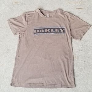 Oakley t-shirt